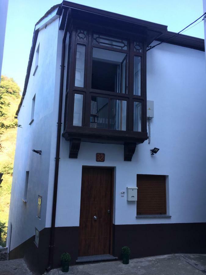 Narcea Turismo Real Appartement Cangas De Narcea Buitenkant foto