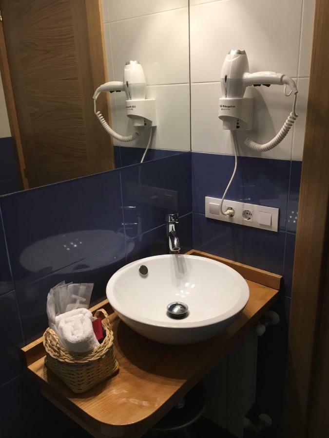 Narcea Turismo Real Appartement Cangas De Narcea Buitenkant foto
